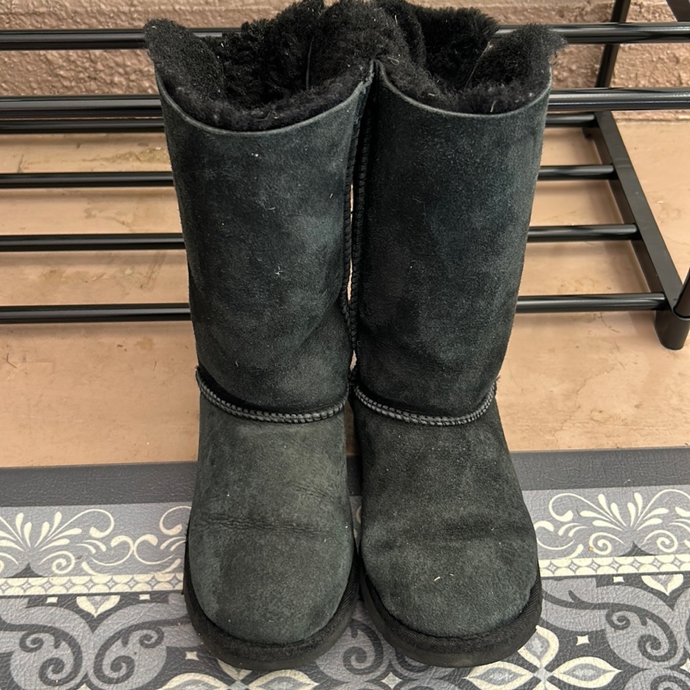 Black Uggs
